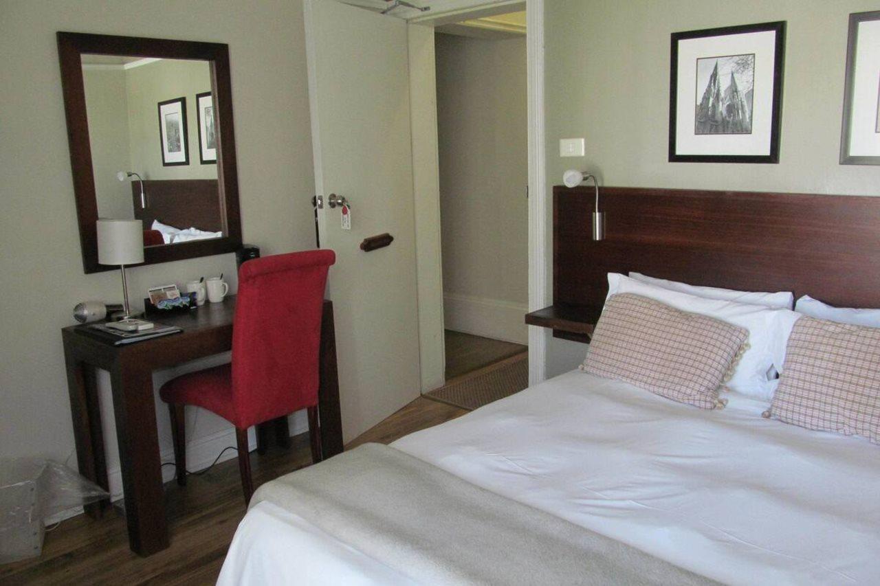 The Vic Hotel Порт Елизабет Екстериор снимка