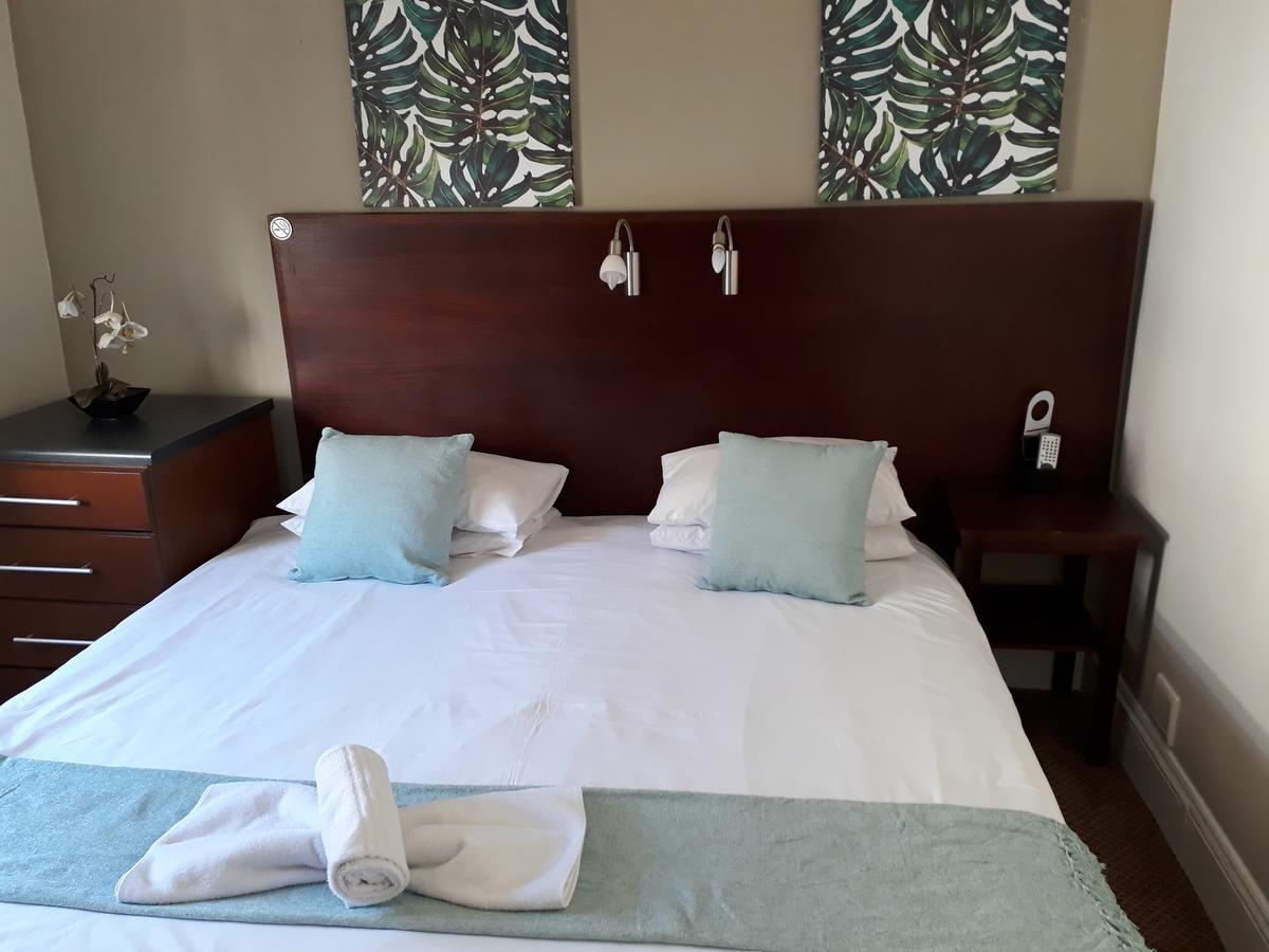 The Vic Hotel Порт Елизабет Екстериор снимка