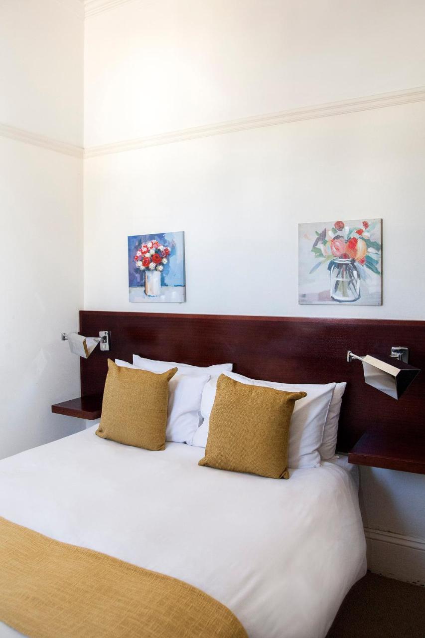 The Vic Hotel Порт Елизабет Екстериор снимка