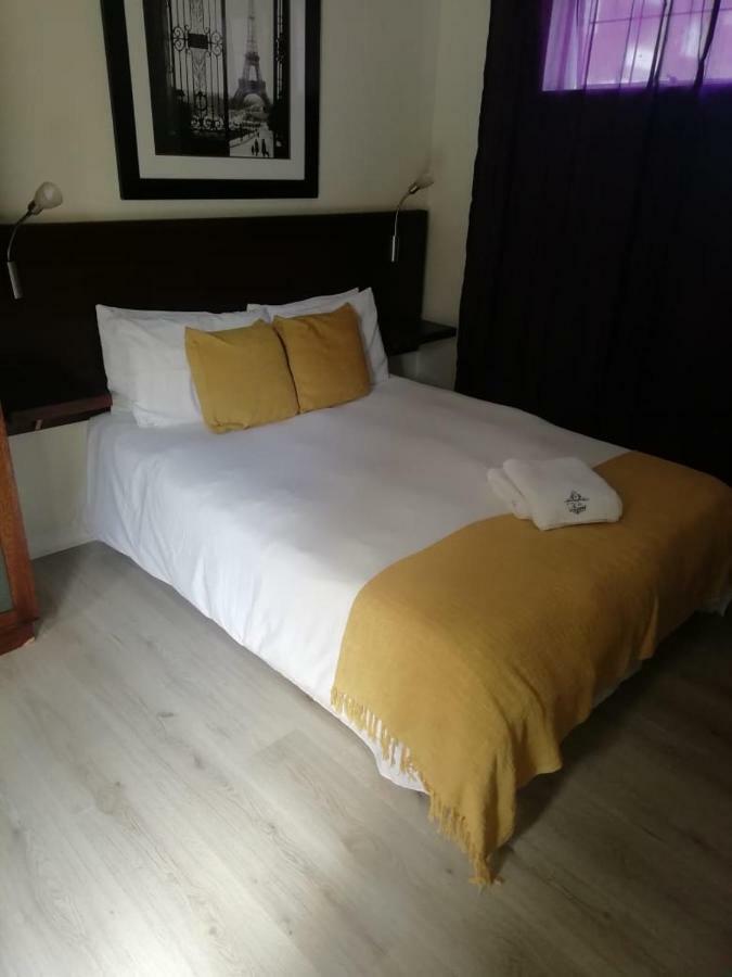 The Vic Hotel Порт Елизабет Екстериор снимка